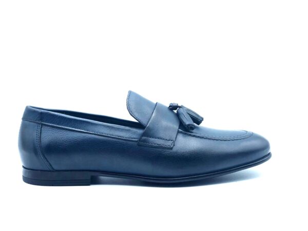 MOCASSINO UOMO CON NAPPINE IN PELLE DI VITELLO NAPPATO BLU, FONDO IN GOMMA FLEX 2177B