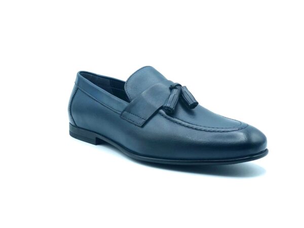 MOCASSINO UOMO CON NAPPINE IN PELLE DI VITELLO NAPPATO BLU, FONDO IN GOMMA FLEX 2177B