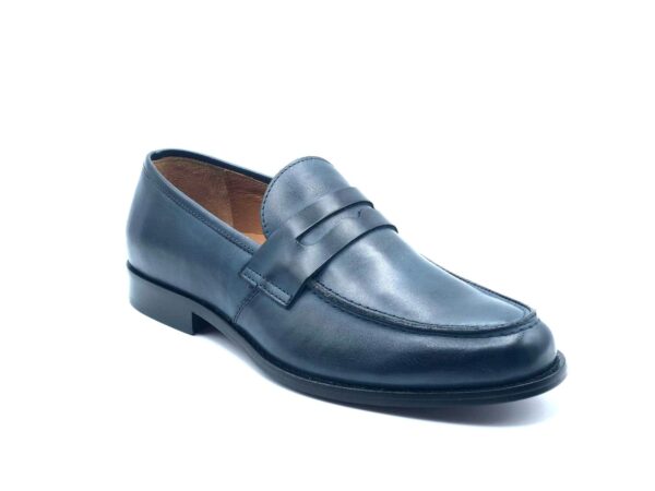 MOCASSINO UOMO IN PELLE DI VITELLO NAPPATO BLU, SUOLA IN CUOIO 6068A